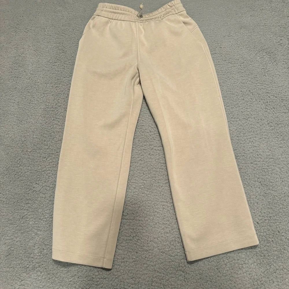 Lululemon Softstreme High-Rise Straight-Leg Cropped PantMojave Tan Size 4